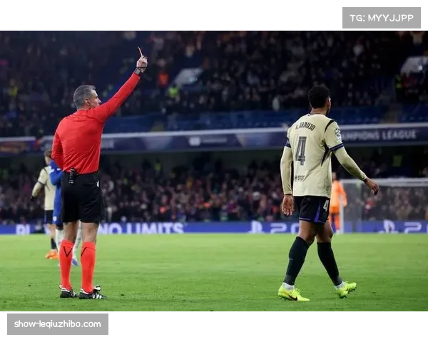 库巴西红牌葬送巴萨欧冠希望 中卫鲁莽犯规暴露防守纪律问题